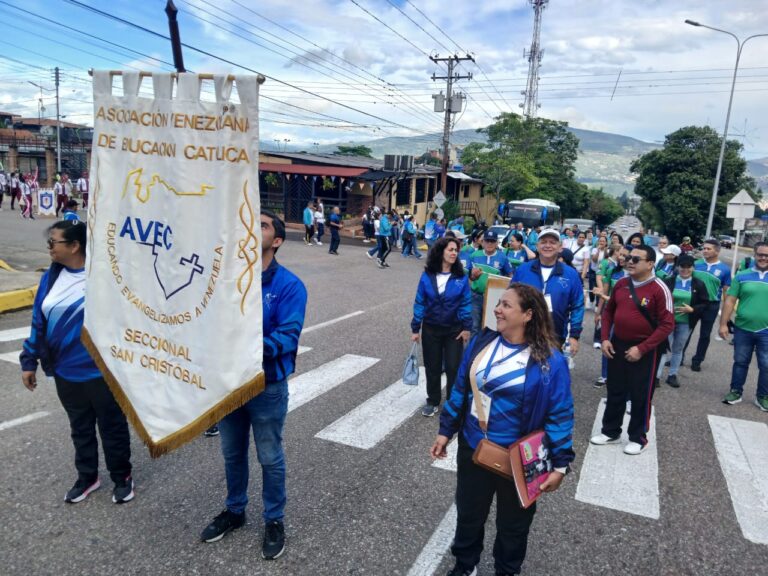 400 deportistas dirimen supremacías en los juegos 80 aniversario de AVEC