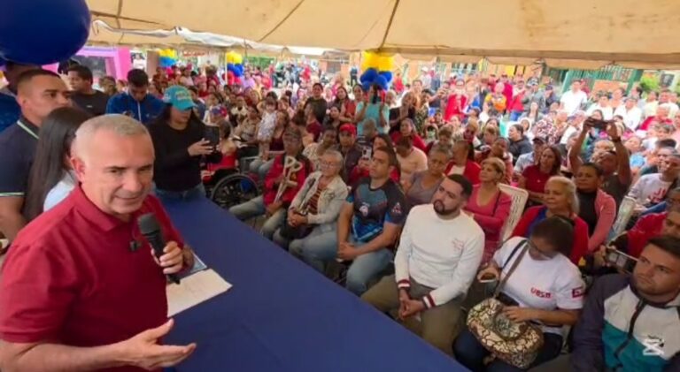 Bernal: opositores llegarán a ofrecer y luego desaparecen