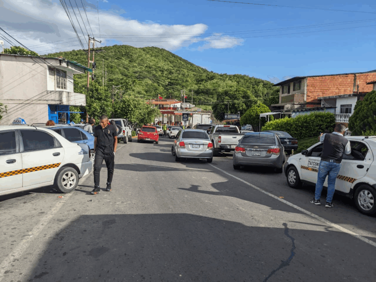 Pasajeros varados y restricciones para ingresar a San Antonio
