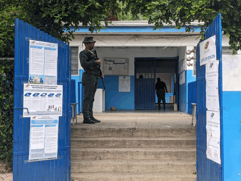 Recorrido vespertino por los centros de votación en frontera