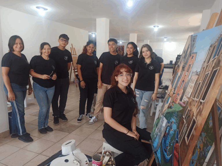 8 creadores se gradúandel Día del Artista Plástico en la academia Cegarra