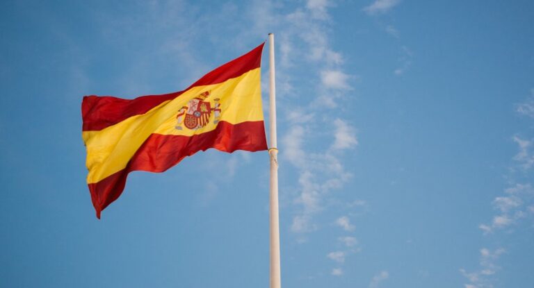 5 Consejos esenciales para comenzar tu carrera profesional en España como extranjero