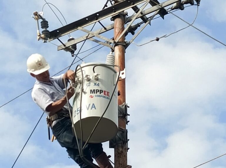 Corpoelec instaló más de 20 transformadores en el mes de mayo