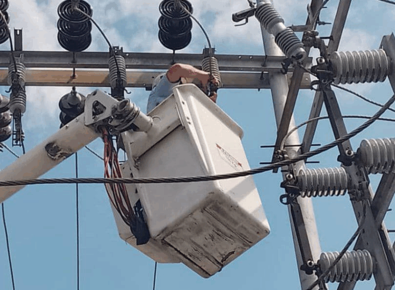 Brindan mantenimiento en la subestación San Joaquín en la zona sur