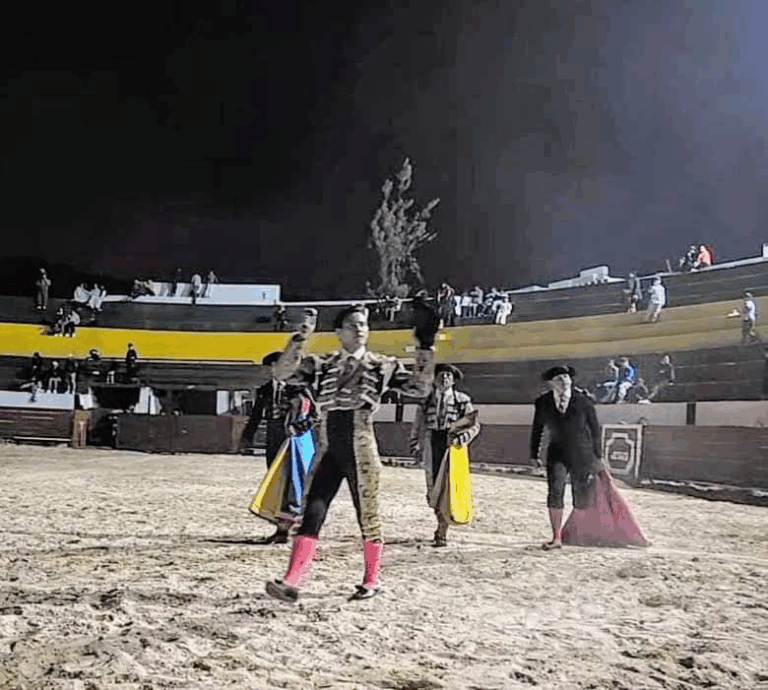 Fabio Castañeda corta la única oreja en una tarde de herro en Jesús, Perú