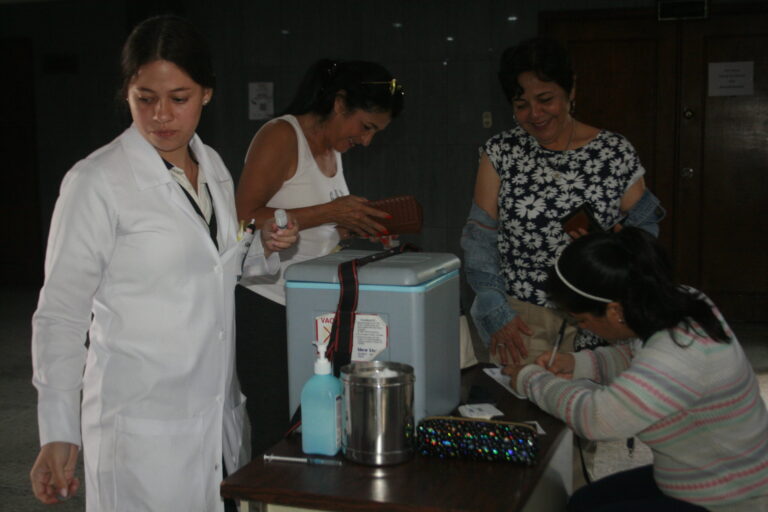 Fácil y rápida la vacunación contra la fiebre amarilla