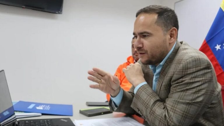 Ministro de Educación Universitaria defiende eliminación de pruebas internas