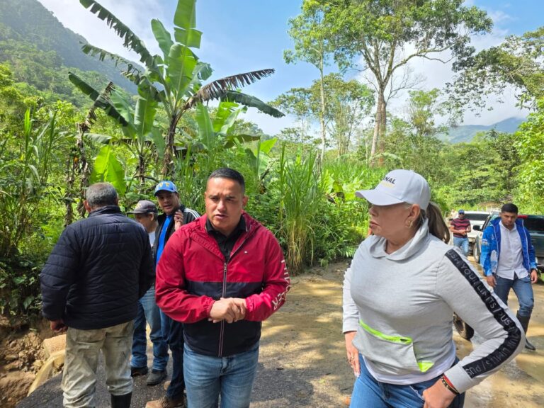Más de 38 máquinas sumadas en Táchira en la atención de las emergencias por lluvias