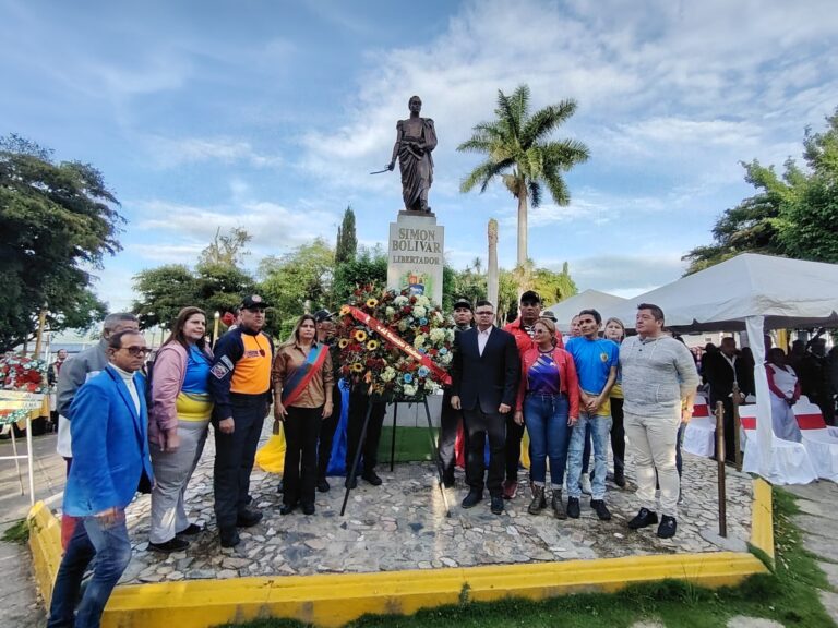 La Alcaldia de Cárdenas celebró 214 años de la Independencia