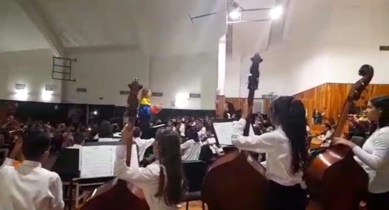 Concierto por el Día del Niño en el «Luis Gilberto Mendoza»