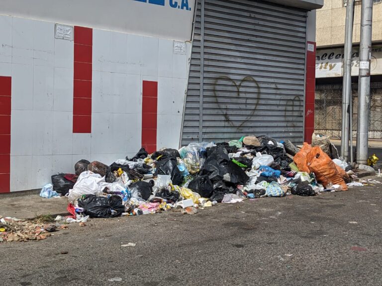 Basureros en vías públicas preocupan a residentes de frontera