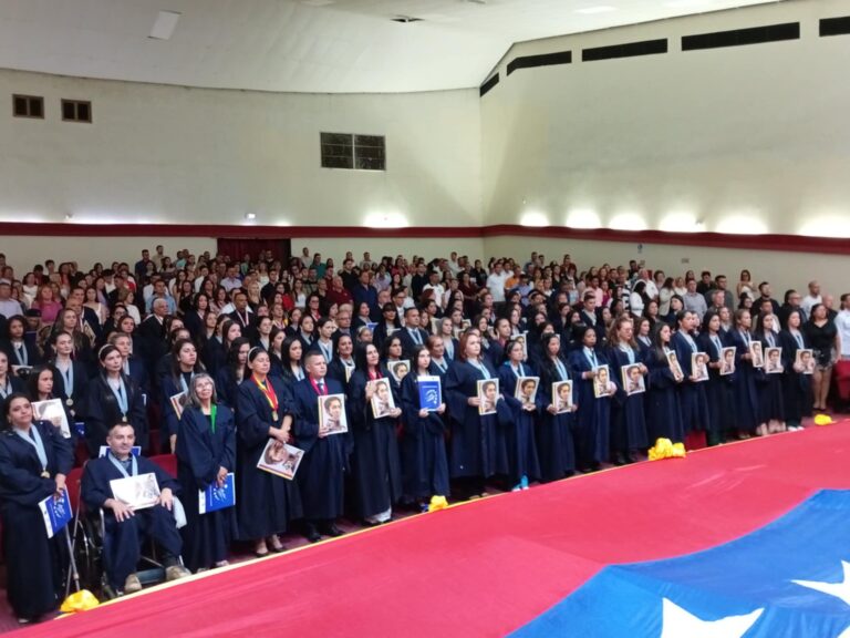 122 nuevos profesionales egresan de la UBV‎