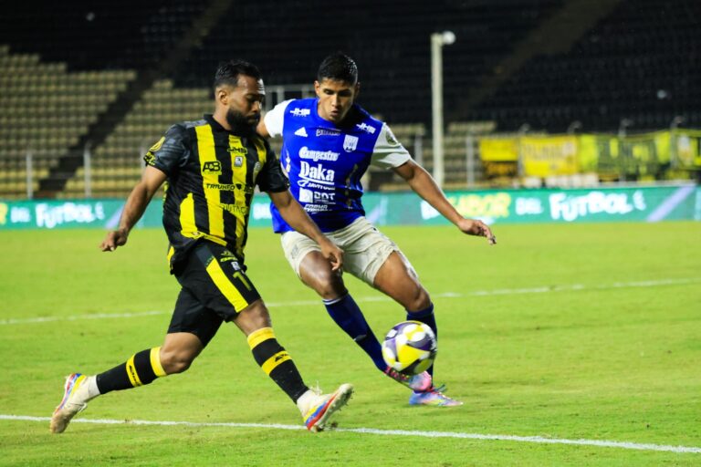 Deportivo La Guaira manda en el Clausura y la Tabla Acumulada