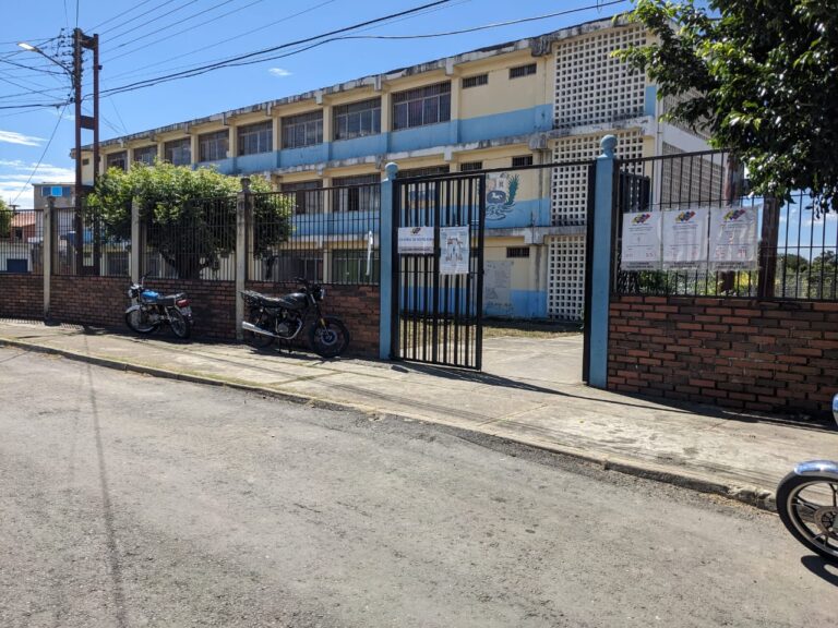 Recorrido vespertino por los centros de votación de la frontera