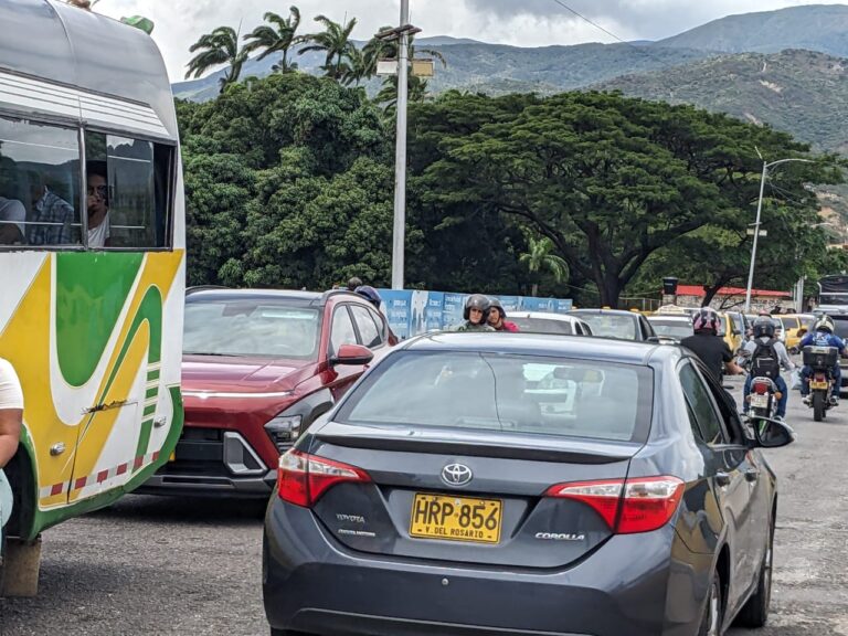 Así luce el puente internacional Simón Bolívar este 29Jul