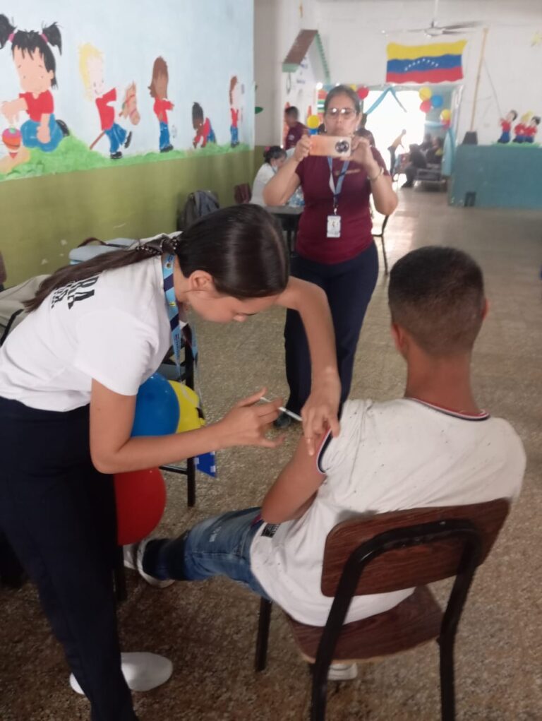 Alcaldía extendió una mano amiga a cultores del municipio Bolívar