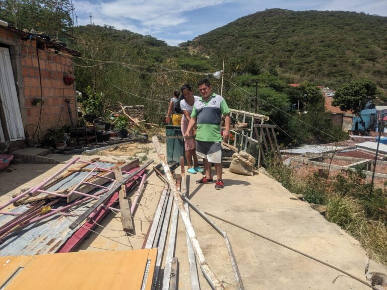 «La furia del viento acabó con mi casa»