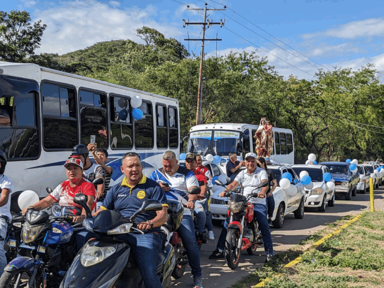 Transportistas de frontera celebran a su patrona