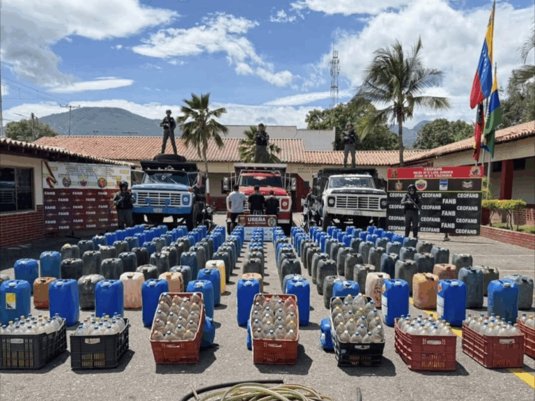 Desmantelan en Ureña depósito clandestino con más de 4.600 litros de gasolina