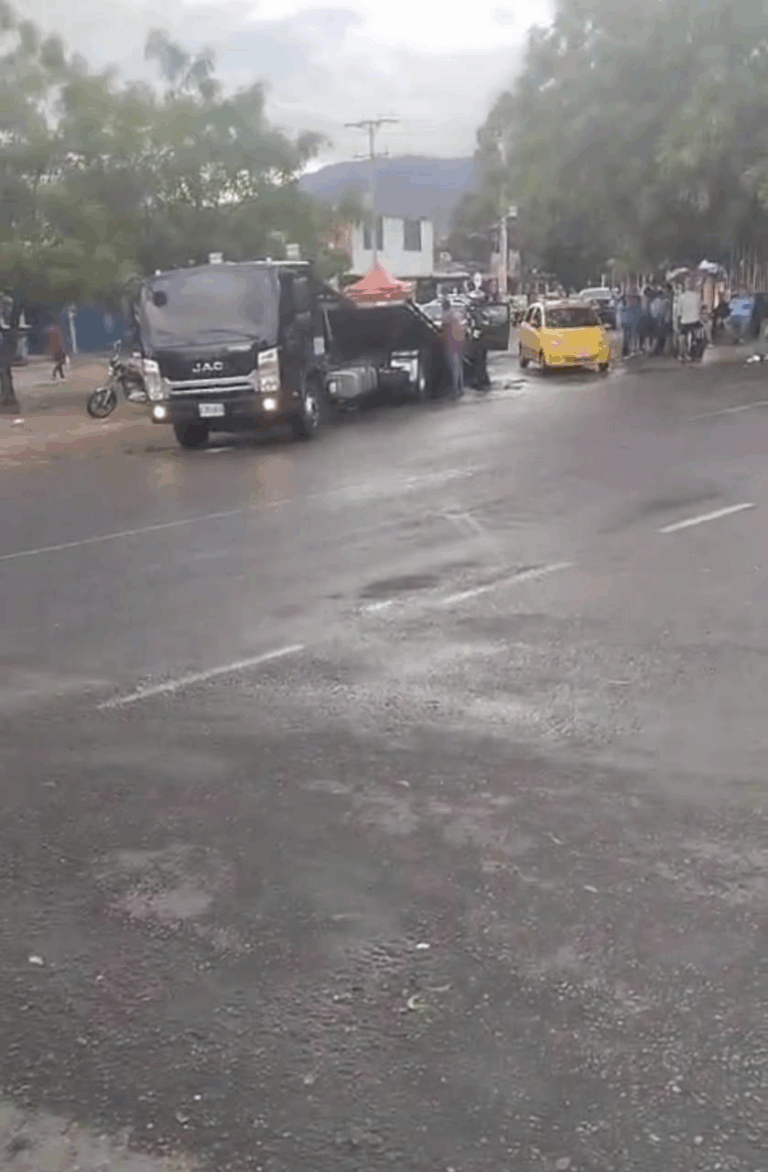 En La Parada inician jornada con intenso operativo de tránsito