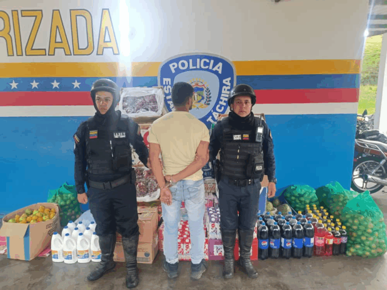 Detienen a sujeto con mercancía de contrabando en San Cristóbal