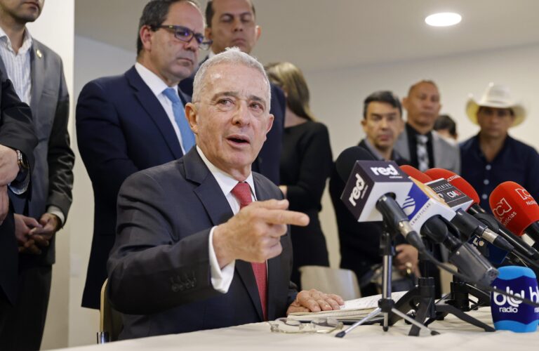 Tribunal Superior de Bogotá ordena libertad inmediata de Álvaro Uribe