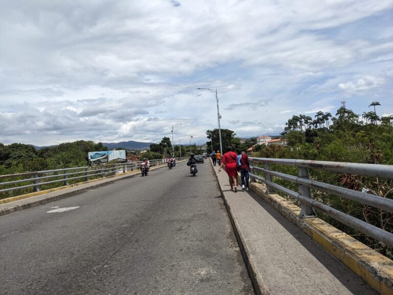 Lunes de poco movimiento en la frontera