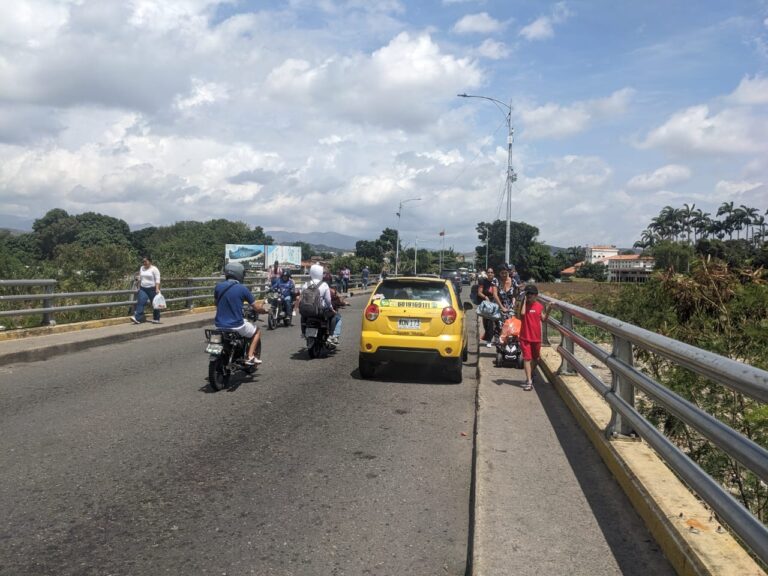 Tímido el tránsito en frontera por ser día festivo en Colombia