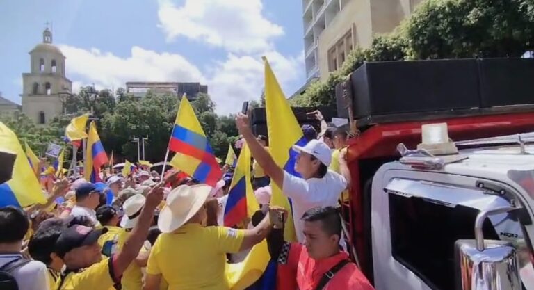 En Cúcuta marcharon en respaldo al expresidente Uribe