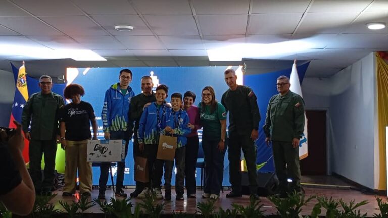 Equipo de Construktors Akademy se alza con el 3er lugar en la Olimpiada Nacional de Robótica