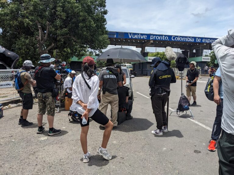 Graban escena de una serie en La Parada