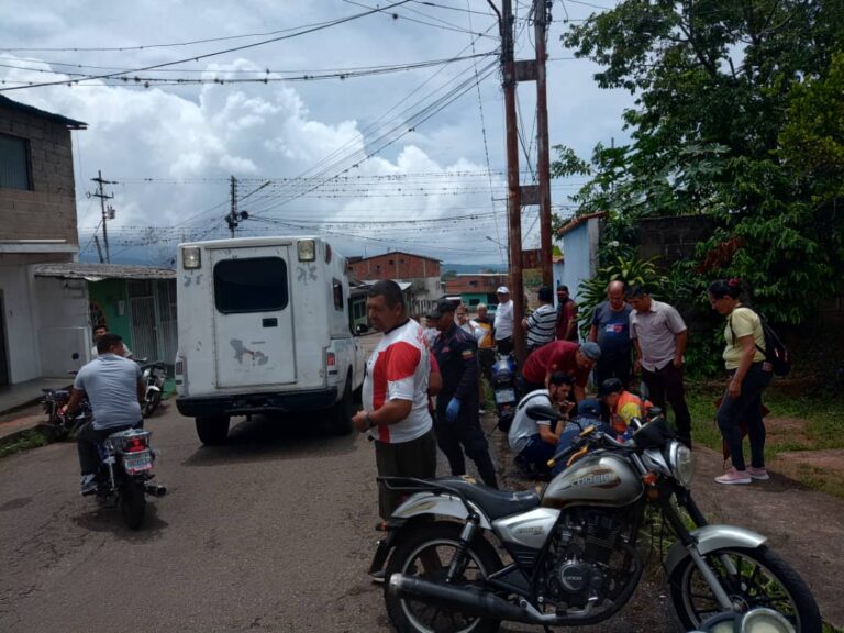 Accidente de tránsito en el municipio Ayacucho deja una joven lesionada