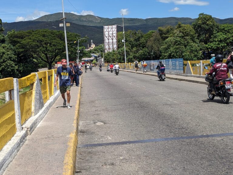 Así lució el paso fronterizo este 23Agto