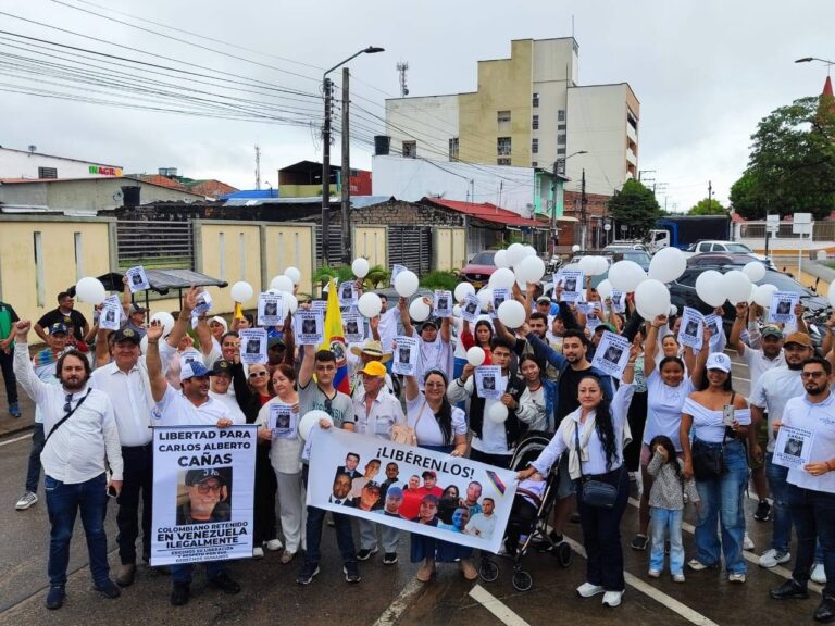 «Iván y otros 35 colombianos también deben ser liberados»: familiares