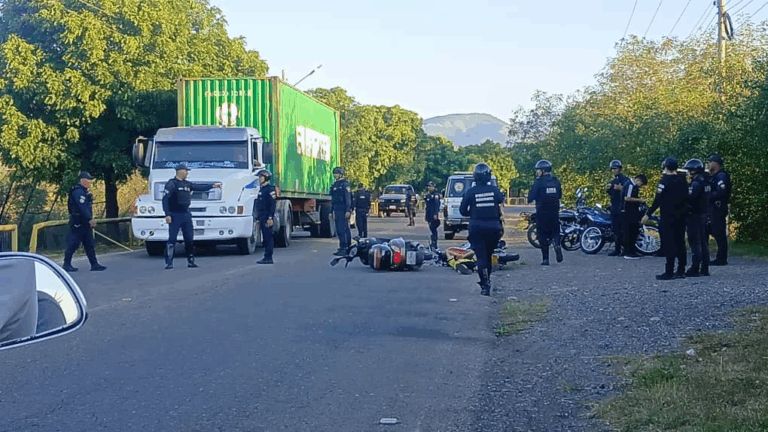 Dos lesionados en choque entre motos en la vía San Antonio – El Palotal