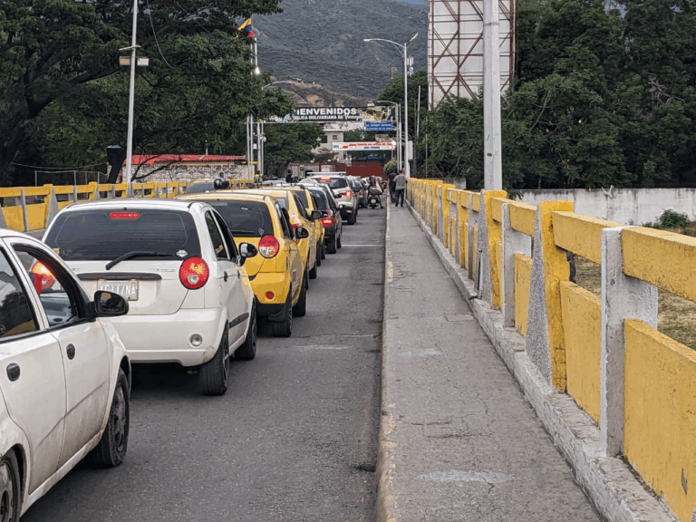 Así transcurre el retorno por el puente Simón Bolívar