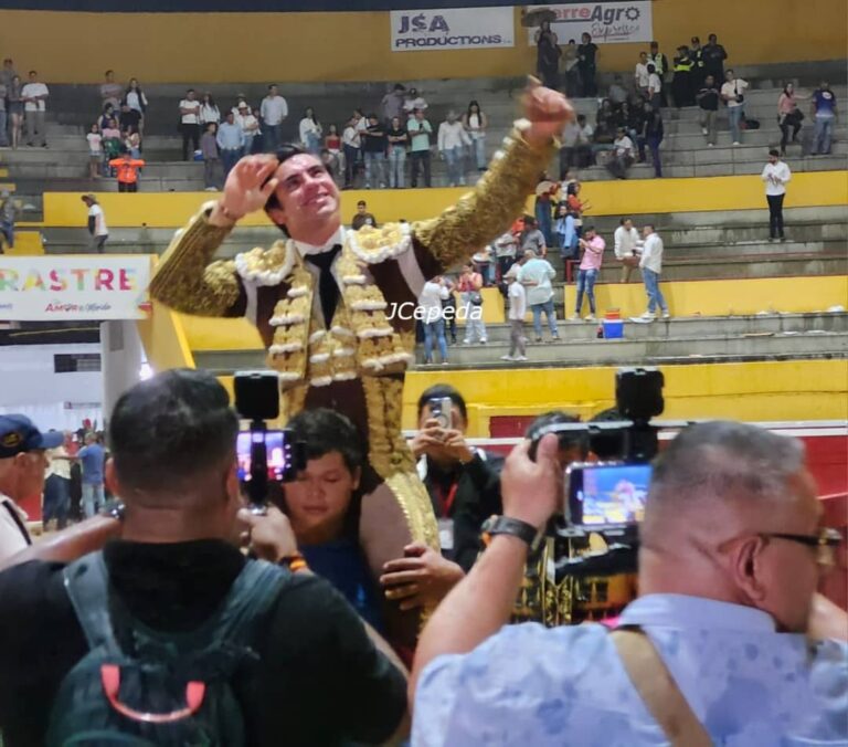 Jesús Enrique Colombo abre la puerta grande en Tovar