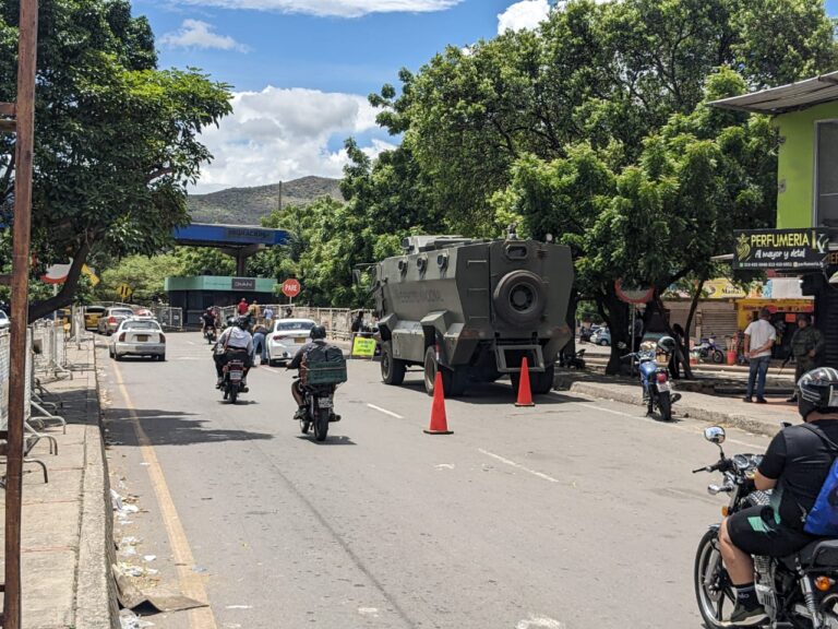 Domingo de despliegue militar en La Parada