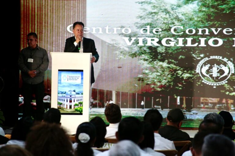 Ponen la piedra fundacional para erigir el Centro de Convenciones de la Frontera