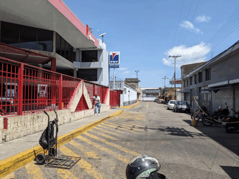 Tres días consecutivos sin incluir a carros en el abastecimiento de gasolina en San Antonio