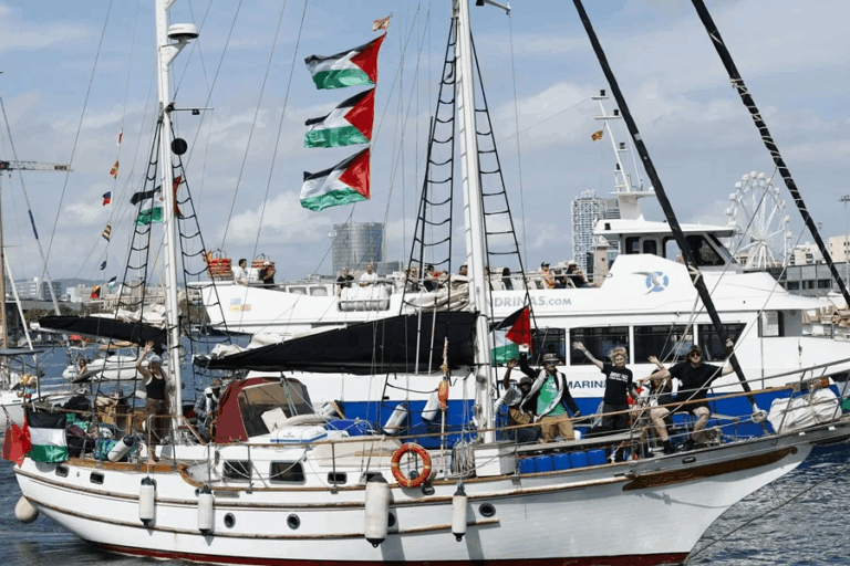 La flotilla de la libertad vuelve a partir hacia Gaza tras haber vuelto por el mal tiempo