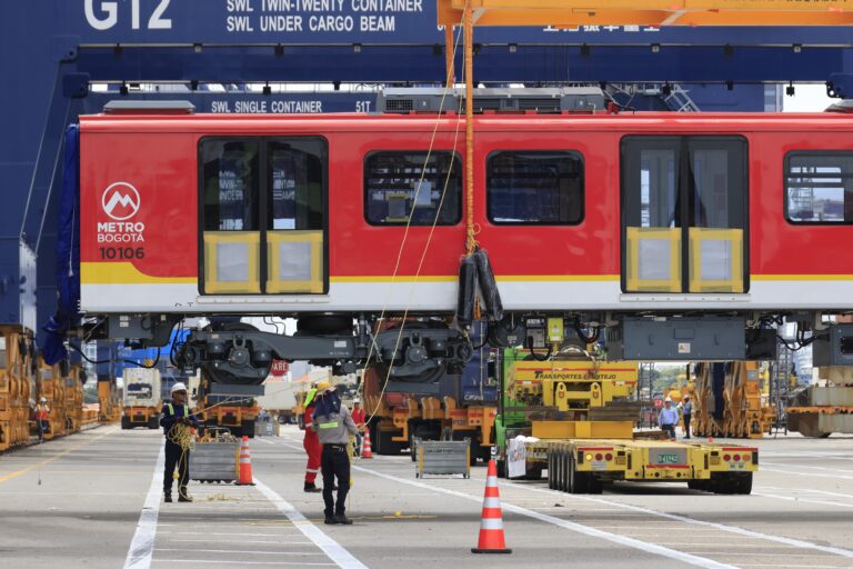 Llegan a Colombia los primeros vagones para el Metro de Bogotá