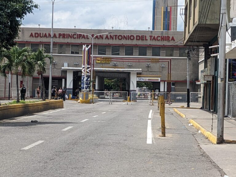 Sigue cerrado el puente Simón Bolívar