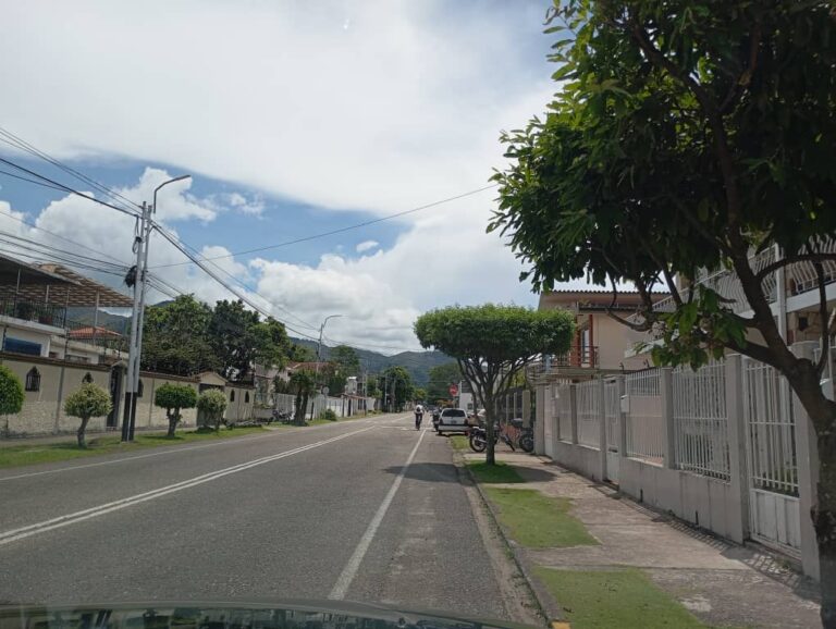 Falla eléctrica en la alcaldía provoca cortes eléctricos a los vecinos de la urbanización Mérida