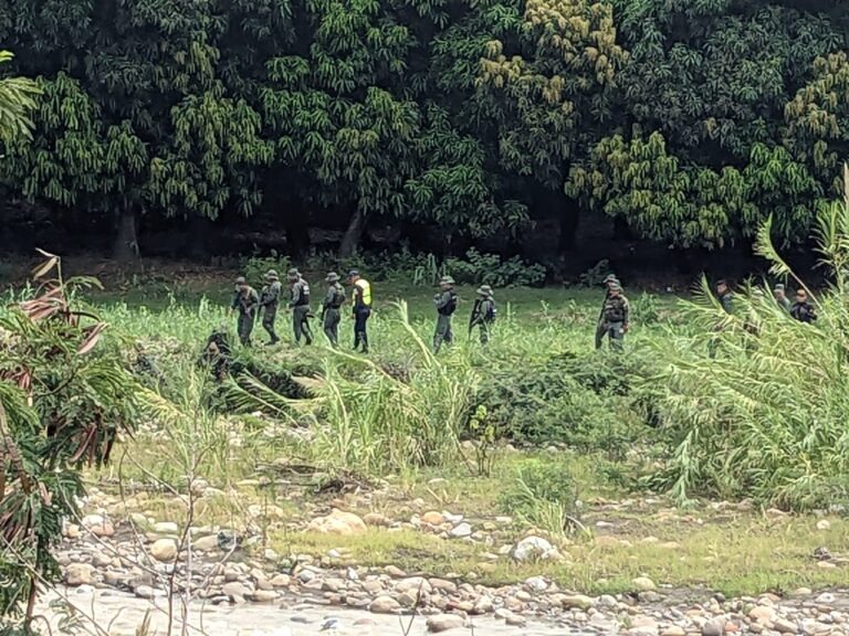Presencia militar cerca del río Táchira llama la atención en frontera