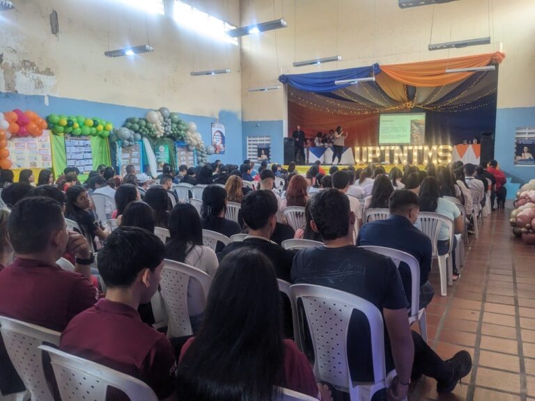 Universidad Manuela Sáenz en frontera celebra sus tres años con congreso binacional