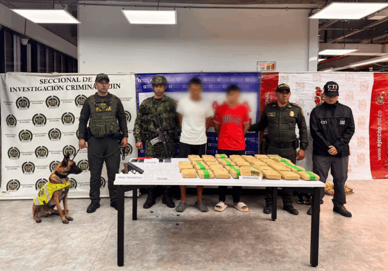 Capturados dos integrantes de «La Familia P» con 20 kilos de estupefacientes