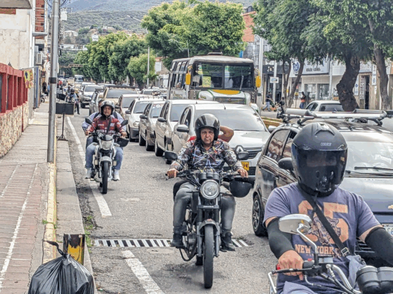 Congestionado el tránsito en frontera