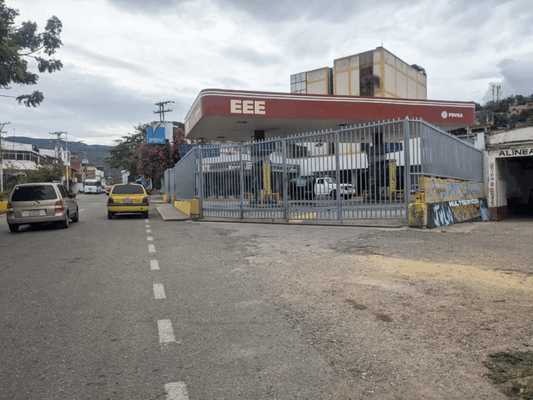 «No duró ni tres horas abierta la estación»: lamentan conductores de frontera