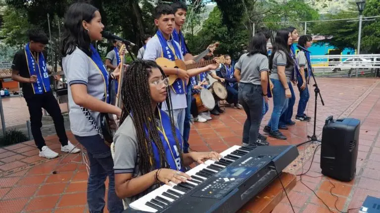 Comenzó la fiesta de Navidad en Cordero